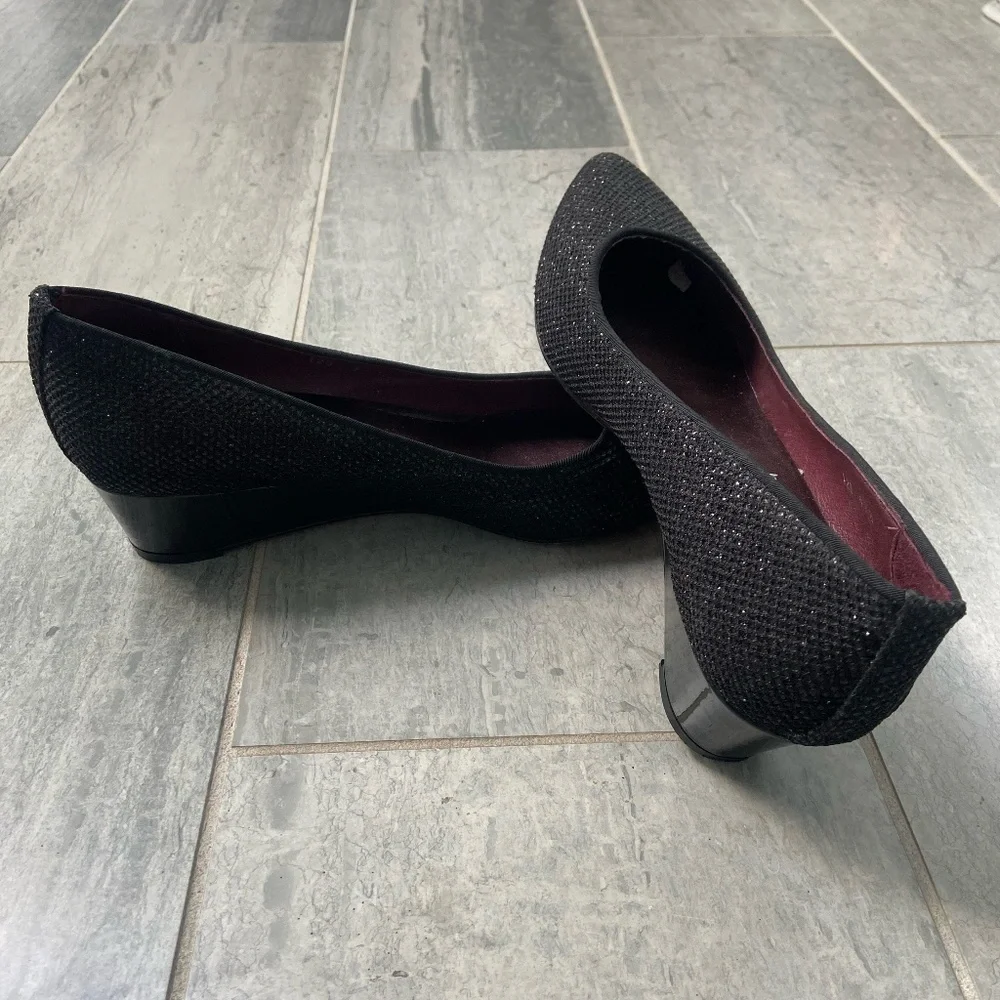 FS/NY French Sole New York Point Toe Wedge Pumps Heels Black Sparkle Size 9